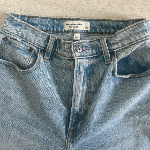 Abercrombie & Fitch Curve Love 90’s Straight Jeans - Picture 6 of 7